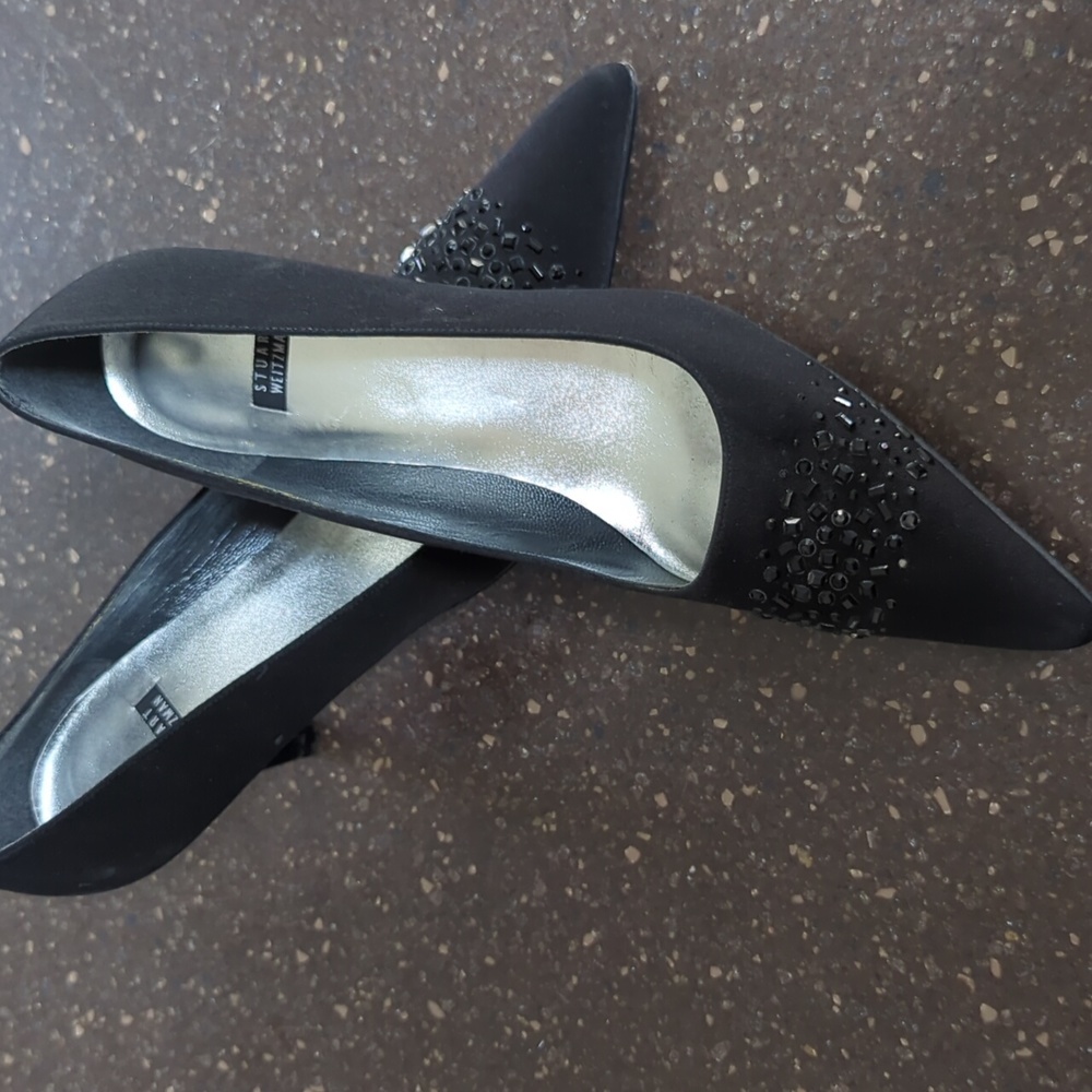 Satin crepe dress pump embellished